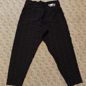 Booty by Brabants- Cropped Capri, Bom Bom (black)